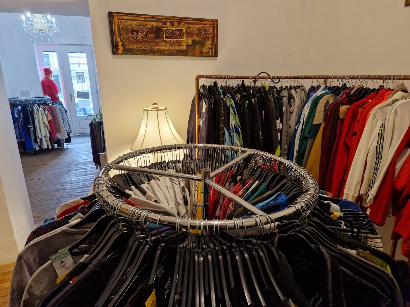Kleiderständer im Laden